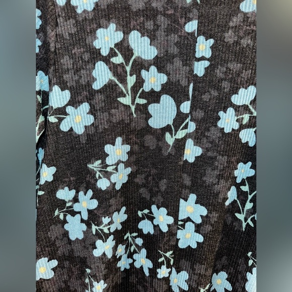 Flower Cardigan - Picture 5 of 6